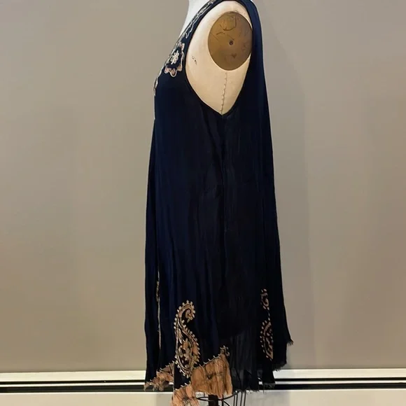 Creations sheer cover up embroidered dress - Picture 4 of 7